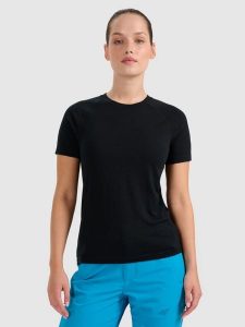 4F Koszulka trekkingowa z wełną merino damska - czarna M. Czarne bluzki 4f, m, bez wzorów, z wełny, bez kołnierzyka, bez ramiączek. Za 199,99 zł.