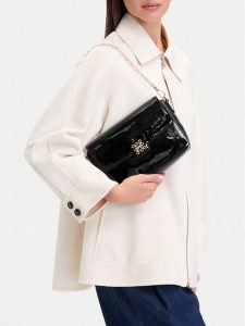 Nine West Torebka CEO-NW-M-001-10 Czarny. Czarne torebki wieczorowe Nine West, bez wzorów, ze skóry, bez dodatków. Za 179,99 zł.
