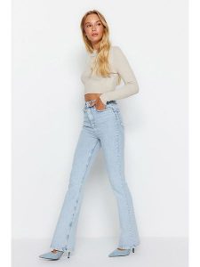 Trendyol Dżinsy - Flare fit - w kolorze błękitnym rozmiar: 32. Niebieskie jeansy Trendyol, bez wzorów, z podwyższonym stanem. Za 96,60 zł.