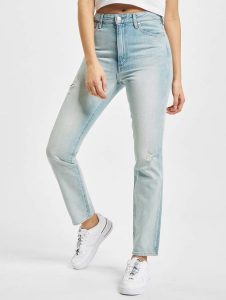 WRANGLER RETRO SKINNY ICY BLUE W253FH243 112127985. Niebieskie rurki Wrangler, z jeansu. W wyprzedaży za 89,99 zł.