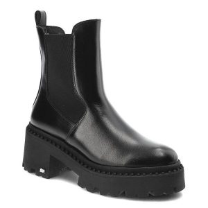 Czarne Botki Karino Wygodne Buty Damskie. Czarne botki Karino, bez wzorów, ze skóry, bez obcasa, na obcasie, bez zapięcia. Za 399,00 zł.