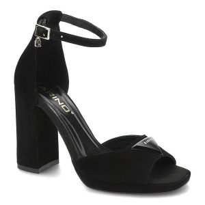 Sandały damskie Karino, naturalna skóra zamszowa z paskiem wokół kostki zapinanym na klamrę, czarny, 4214-003-P. Czarne sandały Karino, bez wzorów, ze skóry, bez obcasa, na obcasie, bez zapięcia. Za 249,00 zł.