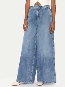 Liu Jo Jeansy UA5193 D4990 78841 Granatowy Regular Fit. Niebieskie jeansy Liu Jo, bez wzorów, z bawełny. Za 539,99 zł.