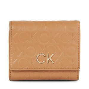 Portfel Calvin Klein. Brązowe portfele Calvin Klein, bez wzorów. Za 379,99 zł.