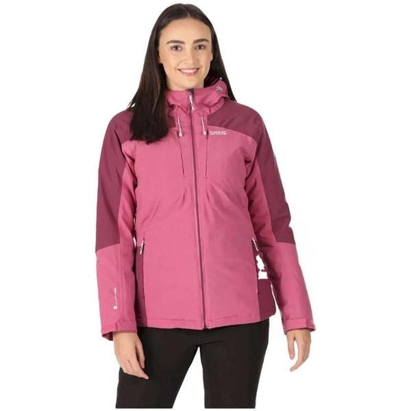 Kurtka turystyczna zimowa damska Highton ze stretchem. Czerwone kurtki Regatta, na zimę, bez wzorów, bez kaptura. Za 247,50 zł.