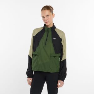 Kurtka damska New Balance WO53206GAS – zielona. Zielone kurtki New Balance, na jesień, m, bez wzorów, z materiału, bez kaptura. Za 539,99 zł.