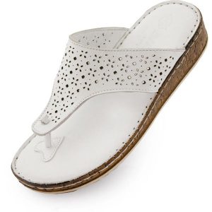 Damskie Skórzane Klapki Japonki Nell Klapki Białe. Czarne klapki ENELL, bez wzorów, bez obcasa. Za 323,99 zł.