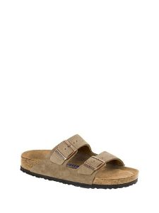 Birkenstock Skórzane klapki w kolorze beżowym rozmiar: 38. Brązowe klapki Birkenstock, bez wzorów, z nubiku, z otwartym noskiem, bez obcasa. Za 319,22 zł.