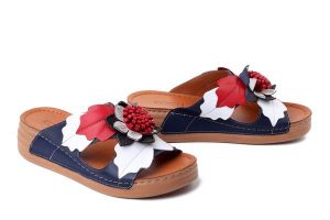 KOCH 030.351.3843 navy-white-red, klapki damskie. Białe klapki KOCH, bez wzorów, ze skóry, bez obcasa, na koturnie. Za 204,90 zł.