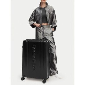 Walizka duża Reebok. Czarne walizki Reebok, bez wzorów, duże. Za 299,99 zł.