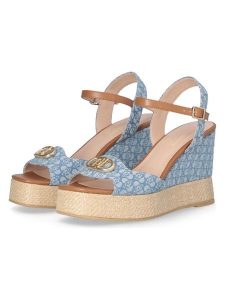 Liu Jo Sandały w kolorze błękitnym na koturnie rozmiar: 37. Niebieskie sandały Liu Jo, bez wzorów, z materiału, z otwartym noskiem, bez obcasa, na koturnie, bez zapięcia. Za 305,92 zł.