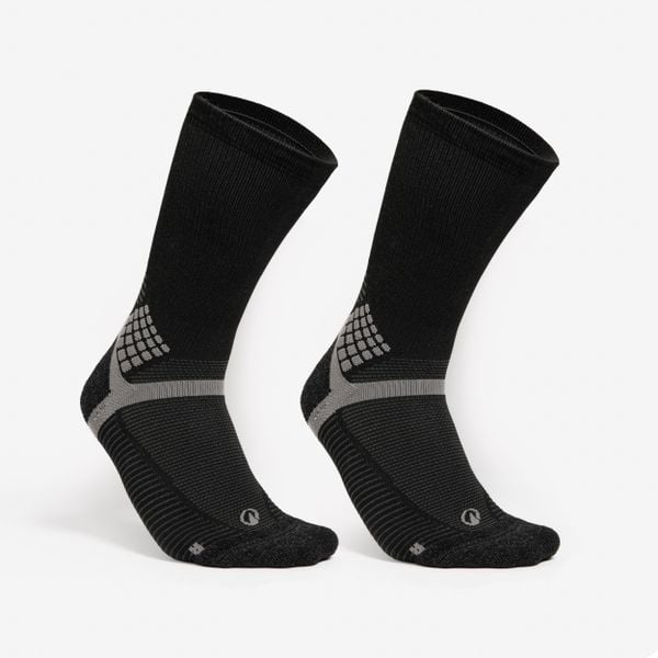 Skarpety turystyczne Quechua Hike 500 długie x 2 pary. Skarpetki QUECHUA, bez wzorów, z elastanu. Za 79,98 zł.