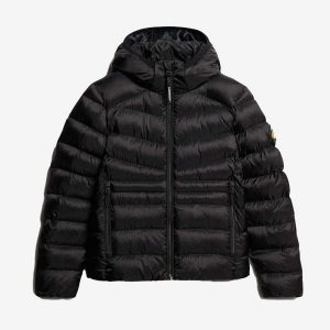 Damska ocieplana kurtka puchowa Superdry Fuji Quilt. Czarne kurtki Superdry, bez wzorów, z puchu, bez kaptura. W wyprzedaży za 479,50 zł.