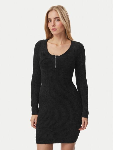 Guess Sukienka dzianinowa W6BK89 Z1921 Czarny Regular Fit. Czarne kombinezony Guess, xl, z aplikacjami, z dzianiny, bez kołnierzyka, bez ramiączek. Za 474,99 zł.