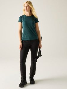 Regatta Spodnie trekkingowe "Mountain III" w kolorze czarnym rozmiar: 42. Czarne spodnie dresowe Regatta, bez wzorów. Za 212,30 zł.