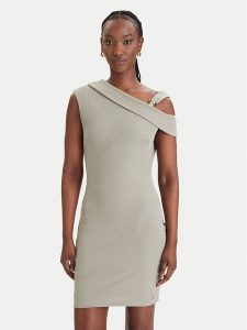 Guess Sukienka codzienna W6GK23 K3017 Khaki Regular Fit. Brązowe sukienki Guess, na co dzień, xl, z aplikacjami, z syntetyku, bez kołnierzyka, bez ramiączek, proste. Za 469,99 zł.