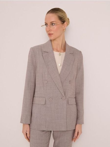 Dwurzędowy żakiet z domieszką wiskozy - beżowy. Brązowe marynarki i żakiety Sinsay, l, bez wzorów, z wiskozy. Za 79,99 zł.