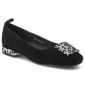 Czółenka damskie S.Barski, cholewka ze skóry naturalnej zamszowej wsuwany fason zabudowany przód, czarne, CR61-3040. Czarne czółenka S.BARSKI, bez wzorów, ze skóry, bez obcasa, bez zapięcia. Za 289,00 zł.