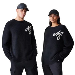Sweter z dzianiny New Era. Czarne swetry klasyczne New Era, na zimę, s, z dzianiny, bez kołnierzyka. Za 343,00 zł.