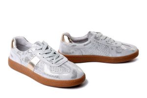 Artiker Relaks 58C0488 SILVER-GOLD, półbuty damskie. Szare półbuty Artiker Relaks, na lato, bez wzorów, ze skóry, bez obcasa, bez zapięcia. Za 219,90 zł.