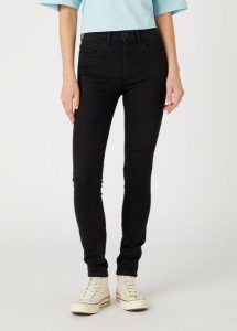 WRANGLER DAMSKIE SPODNIE WRANGLER HIGH SKINNY ARACHNE W27HDF36T 112332390. Jeansy Wrangler, bez wzorów, z jeansu. Za 229,99 zł.