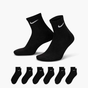 Skarpetki sportowe dla dorosłych Everyday Cushioned Dri-FIT 6-Pack Socks. Czarne skarpetki Nike, bez wzorów, z bawełny. Za 89,99 zł.