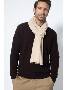 Perfect Cashmere Kaszmirowy szal "Kelly" w kolorze beżowym - 200 x 30 cm rozmiar: onesize. Brązowe szaliki Perfect Cashmere, bez wzorów, z kaszmiru. Za 289,20 zł.