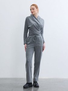 BGN Bluza w kolorze szarym rozmiar: 36. Szare bluzy BGN, bez wzorów, z kapturem. Za 100,99 zł.