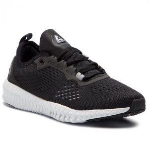 Buty do chodzenia damskie Reebok Flexagon. Czarne buty sportowe Reebok, bez wzorów, z gumy, bez zapięcia, trekkingowe. Za 332,00 zł.
