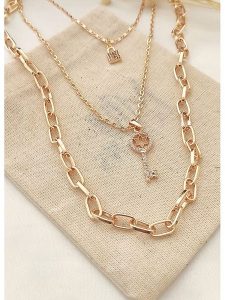 Atelier MIU Pozłacany naszyjnik z cyrkoniami - dł. 45 cm rozmiar: onesize. Żółte naszyjniki Atelier MIU, z cyrkonią, pozłacane. Za 56,99 zł.