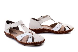RIEKER M1655-61 beige, sandały damskie. Brązowe sandały Rieker, bez wzorów, bez obcasa, bez zapięcia. Za 230,93 zł.