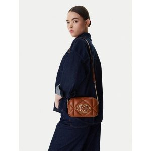 Torebka LOVE MOSCHINO. Brązowe torebki klasyczne LOVE MOSCHINO, bez wzorów, bez dodatków. Za 673,99 zł.