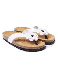 Mandel Japonki "Lene" w kolorze białym rozmiar: 40. Białe klapki Mandel, z aplikacjami, bez obcasa. Za 121,99 zł.