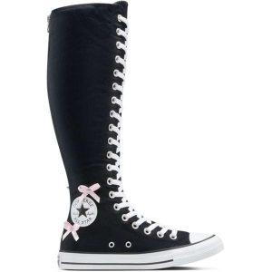 Buty sportowe Converse Chuck Taylor All Star XXHI Bows Studs. Czarne trampki Converse, bez wzorów, bez zapięcia. Za 463,75 zł.