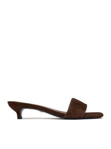 GINO ROSSI Klapki EO-V2229-111-5 Brązowy. Brązowe klapki Gino Rossi, bez wzorów, ze skóry, bez obcasa. Za 299,99 zł.