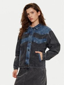Mustang Kurtka jeansowa 1016012 Szary Loose Fit. Szare kurtki Mustang, l, bez wzorów, z bawełny, bez kaptura. Za 339,99 zł.