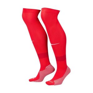 Podkolanówki Piłkarskie Strike Dla Kobiet. Czerwone skarpetki Nike, bez wzorów. Za 116,99 zł.