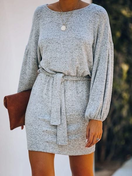 Milan Kiss Sukienka w kolorze jasnoszarym rozmiar: M. Szare sukienki Milan Kiss, m, bez wzorów, z tkaniny, bez kołnierzyka, bez ramiączek, mini. Za 176,45 zł.