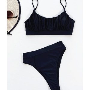 Strój kąpielowy zabudowany z marszczonym topem na plażę i basen Xochitl. Zielone bikini Intica, bez wzorów, z materiału. Za 149,00 zł.