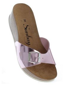 Sunbay Klapki w kolorze jasnoróżowym rozmiar: 38. Różowe klapki Sunbay, bez wzorów, z otwartym noskiem, bez obcasa, na koturnie. Za 82,64 zł.