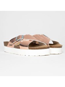 Sunbay Klapki "Iris" w kolorze miedzianym rozmiar: 41. Brązowe klapki Sunbay, bez wzorów, z otwartym noskiem, bez obcasa, na platformie. Za 100,99 zł.