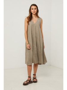 Fleur de Lin Sukienka w kolorze beżowym rozmiar: M. Brązowe sukienki Fleur de Lin, m, bez wzorów, ze lnu, bez kołnierzyka, bez ramiączek, midi. Za 223,46 zł.