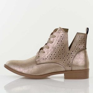 Złote ażurowe botki damskie Jezzi Mam65-112. Żółte botki Jezzi, na jesień, w ażurowe wzory, z jeansu, bez obcasa, na obcasie, bez zapięcia. Za 249,00 zł.