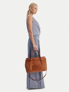 Armani Exchange Torebka XW001211 AF22645 U6119 Brązowy. Brązowe torebki klasyczne Armani Exchange, bez wzorów, ze skóry, bez dodatków. Za 544,99 zł.