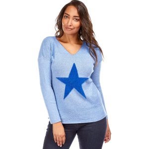 Sweter w kolorze błękitnym. Niebieskie swetry oversize marki Cashmere Curve, z kaszmiru. W wyprzedaży za 129,95 zł.