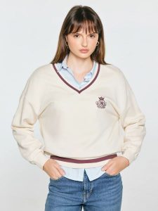 Bluza damska z kontrastowym wykończeniem perłowa gabria 103. Białe bluzy Big Star, l, bez wzorów, z dzianiny, bez kaptura. Za 199,99 zł.