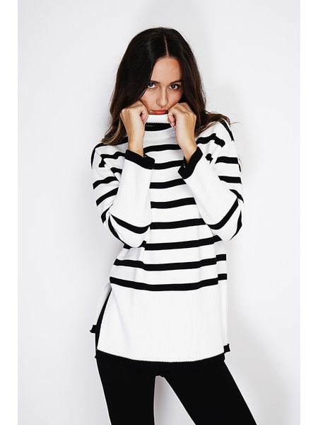 C& Jo Golf w kolorze biało-czarnym rozmiar: 36. Białe golfy C& Jo, bez wzorów, z kaszmiru. Za 140,86 zł.