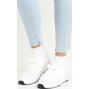 Białe Buty Sportowe Bobby Socks. Białe buty sportowe marki Born2be. Za 59,99 zł.