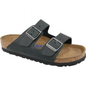 Klapki damskie Birkenstock Arizona. Czarne klapki Birkenstock, bez wzorów, z materiału, bez obcasa. Za 489,00 zł.