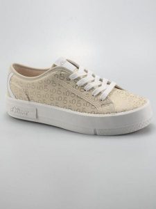 S.Oliver Sneakersy w kolorze srebrno-beżowym rozmiar: 39. Brązowe trampki s.Oliver, bez wzorów, bez zapięcia. Za 158,10 zł.